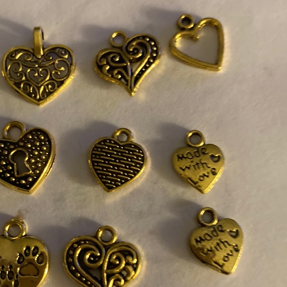 Lot of 12 gold charms/pendants heart theme for jewelry - Picture 3 of 4